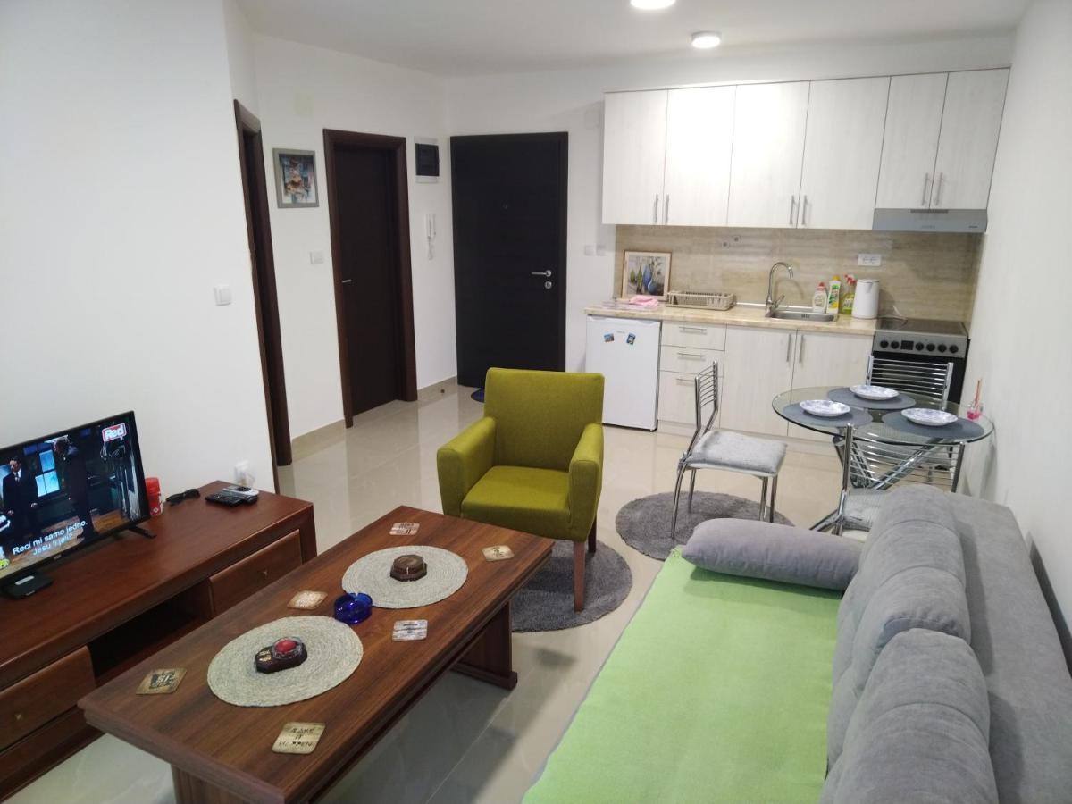 Apartman "N" Srebrno Jezero Ostrovo エクステリア 写真